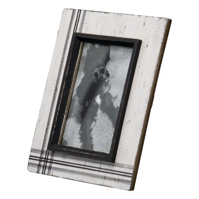 Rustic Black Plaid 5x7 Inch White Wood Decorative Picture Frame - Foreside Home & Garden 2 Rustic Black Plaid 5x7 Inch White Wood Decorative Picture Frame - Foreside Home & Garden - Image 2
