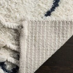 Casablanca CSB726 Hand Tufted Moroccan Area Rug - Safavieh -Adesso Store GUEST a71ef35e 2834 4e36 8589 41f3f327e4ec